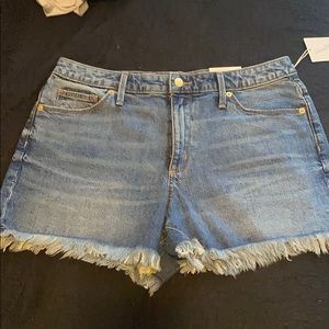 Universal thread Shorts